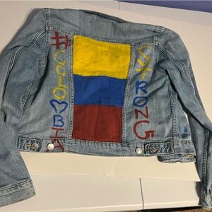 UPCYCLED Vintage Levi's Light Blue Denim Jeans Jacket Hand Painted #Colombia